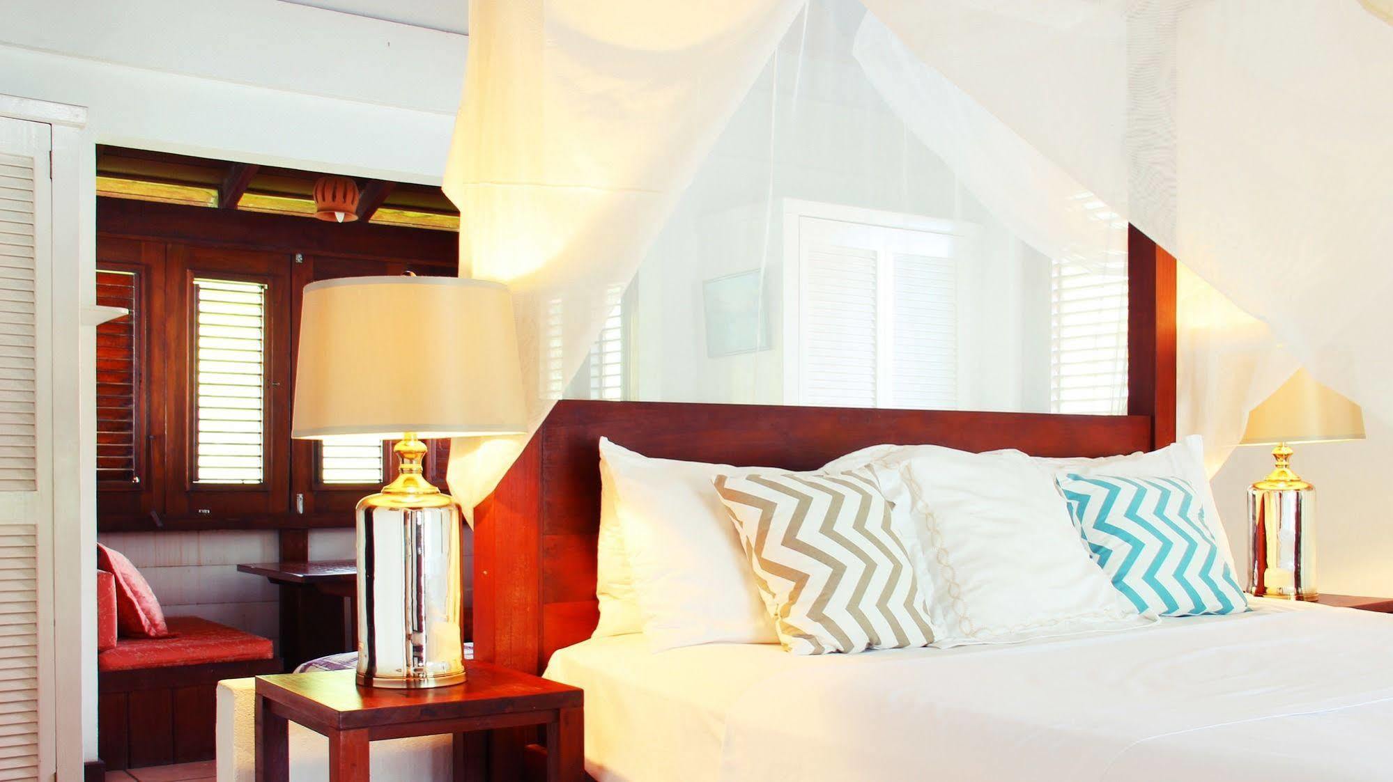Gingerbread Suites Port Elizabeth Екстериор снимка